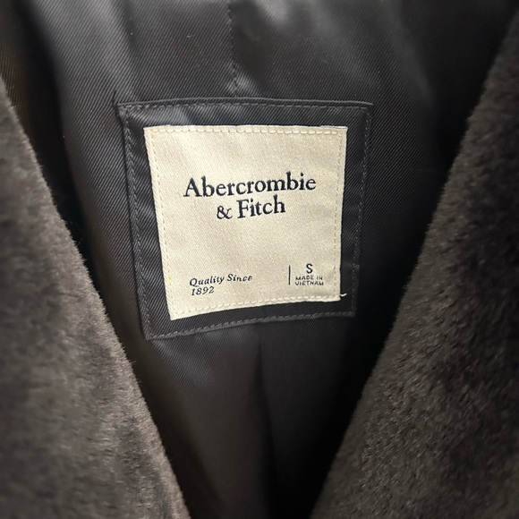 Abercrombie & Fitch Black Faux Fur Jacket - Picture 2 of 8